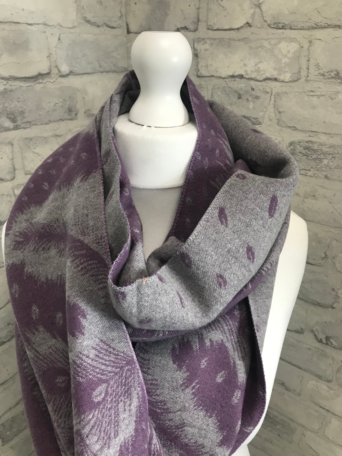 Ladies Reversible Cashmere Blend Scarf - Feathers