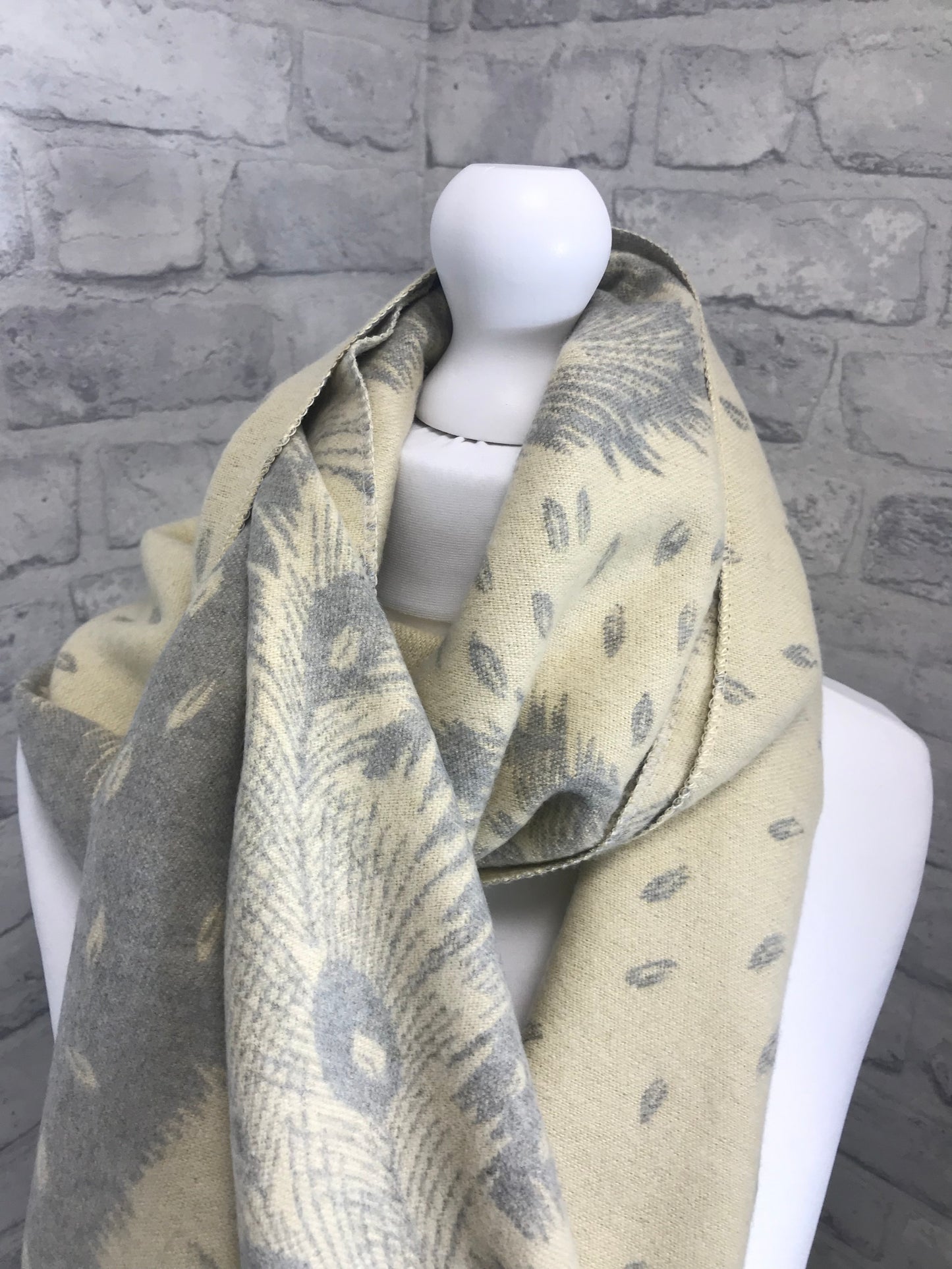 Ladies Reversible Cashmere Blend Scarf - Feathers